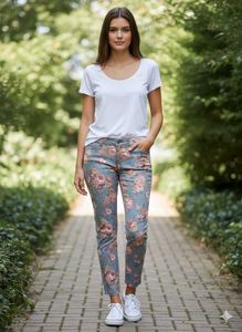 👖🌸 UK2LA Floral Print Jeans