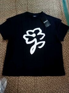new branded  Black Graphic T-Shirt