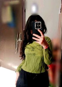 Green Graphic Long Sleeve Top