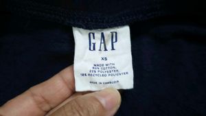 GAP Women's Classic Fleece Logo Shorts