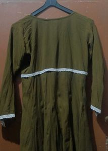 embroidered girls top