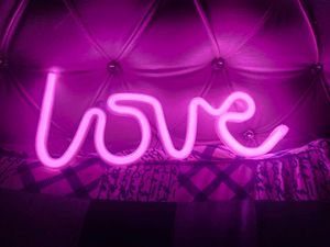 Neon Love Sign Light
