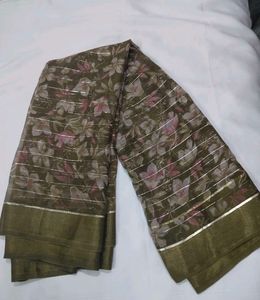Beautiful Floral Print Saree no blouse