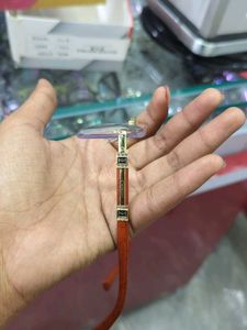 Elegant Rimless Glasses with Gold Accents