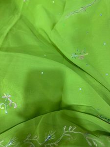 Elegant Green Saree - Classic Style