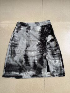 Stylish Tie-Dye Mini Skirt