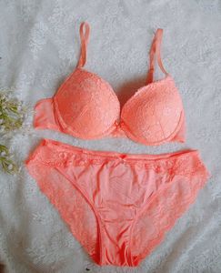 H&amp;M Lace Push-Up Bra Panty Set
