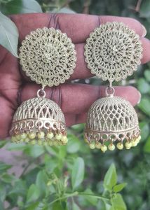 Green colour Jhumka Earrings💚