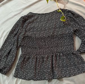 Chic Black &amp; White Polka Dot Peplum Top