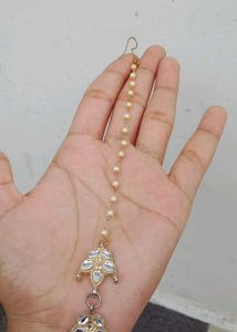 Elegant Kundan &amp; Pearl Maang Tikka