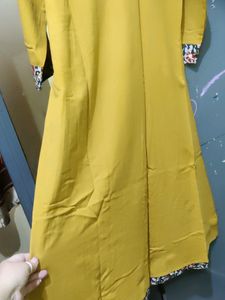Beautiful Agrakha Pattern Kurti