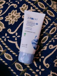 Plum 2% Niacinamide Simply Bright Face Wash With R