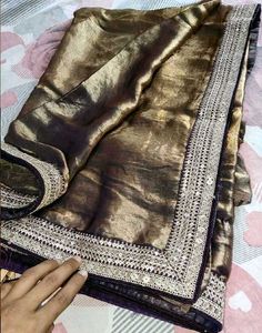 Elegant Metallic Bronze with purple shine Saree wi