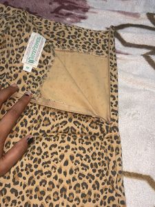 Chic Leopard Print Pleated Midi Skirt
