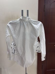Stylish White Shirt with Abstract Print Top