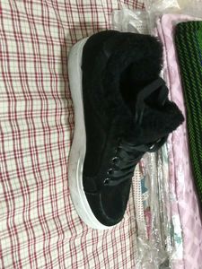 Black Fashion Sneakers