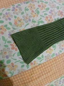 Spring Olive Green Ribbed Knit Top