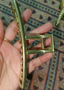 2 Golden Metallic Clutchers