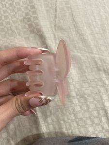 butterfly clip peach