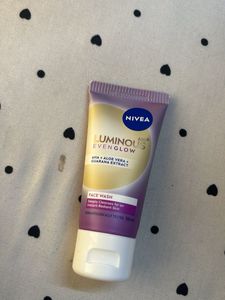 NIVEA Luminous Even Glow Face Wash