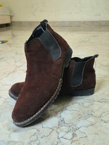 Velvet Brown Chelsea Boots 🔥