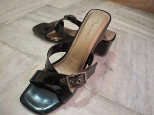 Chic Black Patent Wedge Sandals