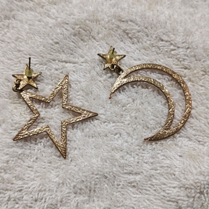 Star and moon earing
