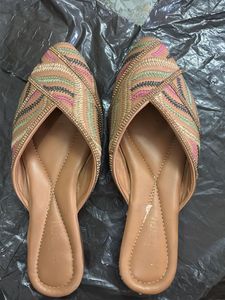 Embroidered Jutti Flats