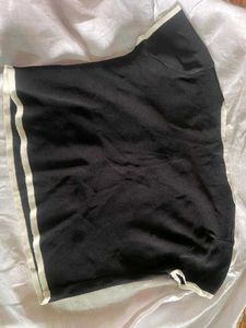 Sale !!Black &amp; White Trim Top