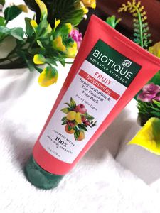 Biotique Fruit Brightening Depigmentation and Tan
