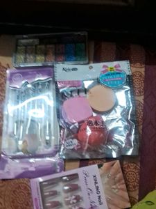 Glitter Eyeshadow &amp; Nail Art Set