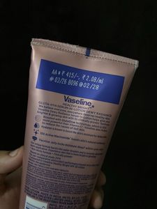 Vaseline Gluta-Hya Dewy Radiance Serum-in-Lotion