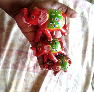Brand New*** Home Decorative Item : Elephants Show