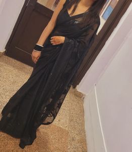 Elegant Black Saree with Unstitched Blouse 🖤