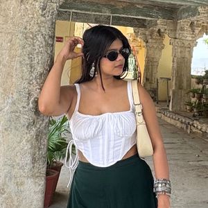 white cord set top