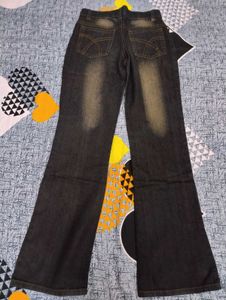 Embroidered bootcut Jeans with free 🎁