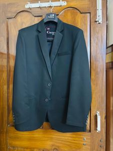 Men ‘s Classic Black Blazer