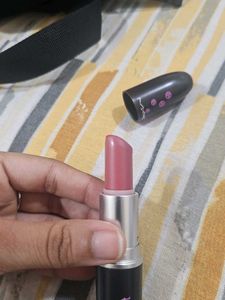 MAC Lipstick "Let's get Mehry"