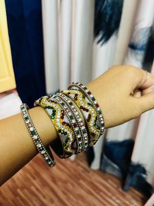 set of 6 metal Bangles with box new