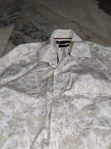 Men's Floral Print Button-Down Shirt