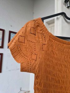 Orange Smocked Off-Shoulder Top Vero Moda (L)