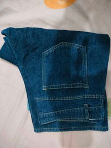 Distressed straight fit Jeans
