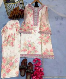 PREMIUM GEORGETTE Floral Print Kurta Set