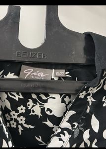 Chic Floral Print Button-Up Shirt