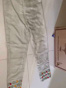 Beautiful floral pattern kurta with pant