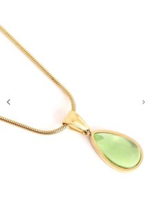 Elegant Green Teardrop Pendant Necklace
