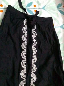 Chic Black Embroidered Crop Top &amp; Palazzo Set