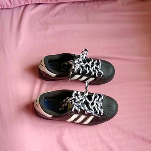 Adidas Superstar Sneakers