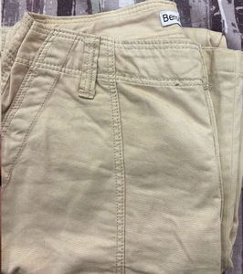 BERSHKA BEIGE CARGO