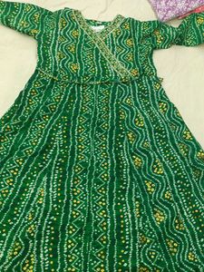 Elegant Green Bandhani Wrap Dress